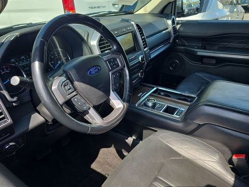 Used 2018 Ford Expedition Platinum RWD image 16