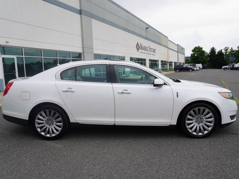 Used 2013 Lincoln MKS FWD image 8