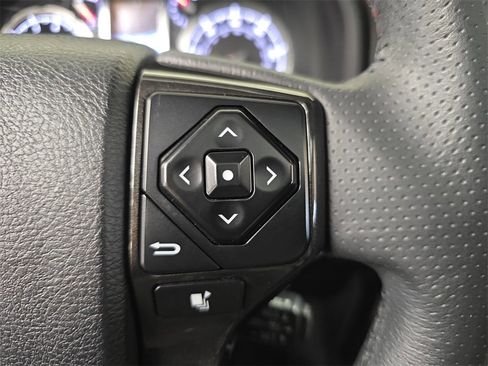 Used 2020 Toyota 4Runner Venture w/ Moonroof Package image 20