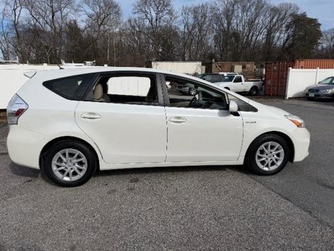 Used 2012 Toyota Prius V Two image 6