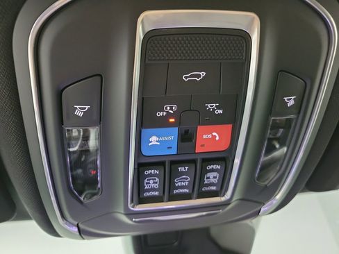New 2025 Jeep Grand Cherokee L Limited w/ Black Appearance Package AWD/4WD image 25