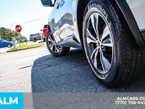 Used 2023 Nissan Murano SV image 14