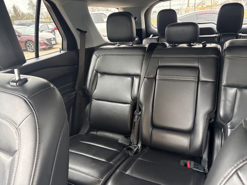 Used 2024 Ford Explorer XLT w/ Equipment Group 202A image 41