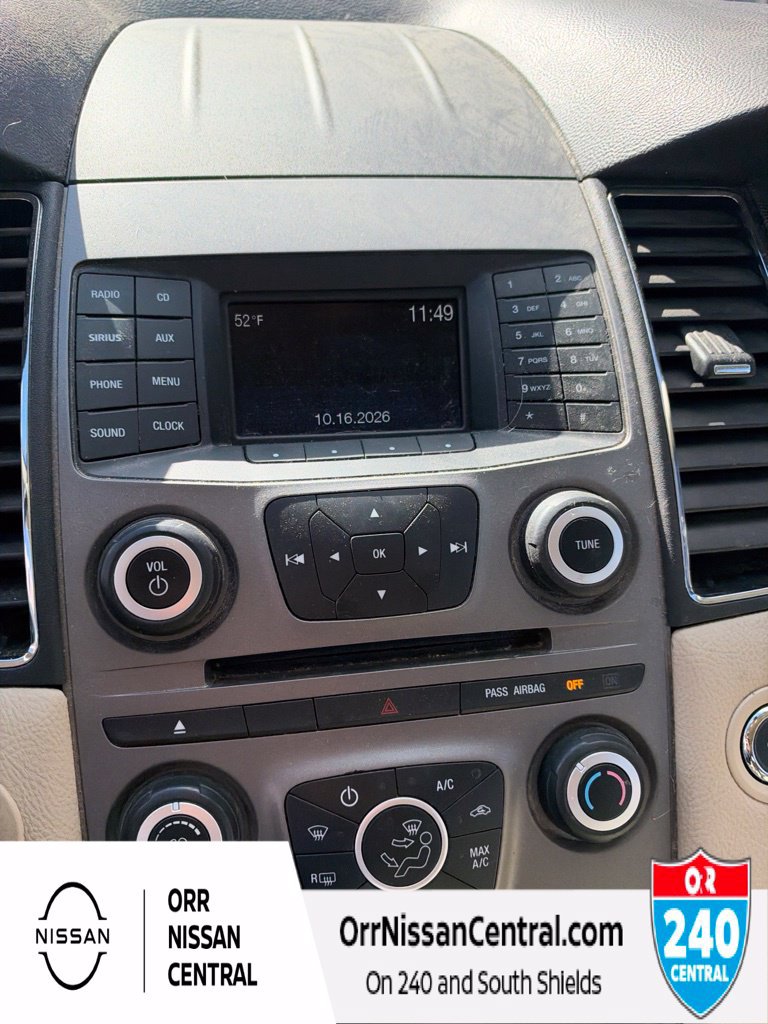 Used 2017 Ford Taurus SE FWD image 2