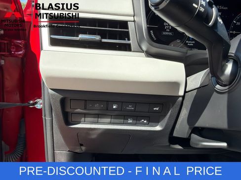 Used 2023 Mitsubishi Outlander SEL AWD/4WD image 21