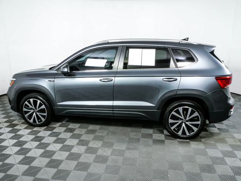 Certified 2024 Volkswagen Taos SE FWD image 31