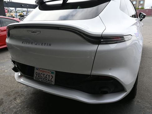 Used 2022 Aston Martin DBX AWD/4WD image 15