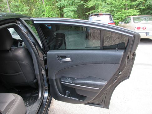 Used 2020 Dodge Charger SXT RWD image 14