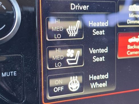 Used 2019 RAM 1500 Laramie image 14