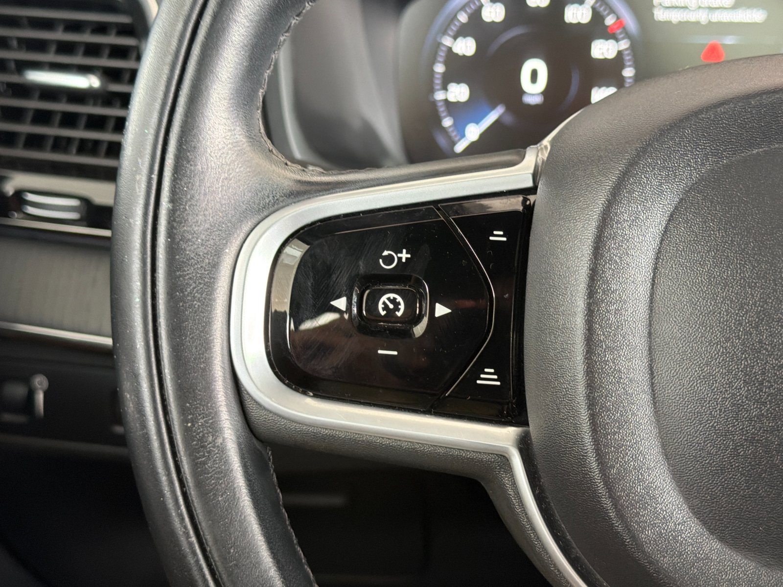 Used 2021 Volvo XC90 T6 Inscription w/ Protection Package Premier AWD/4WD image 27