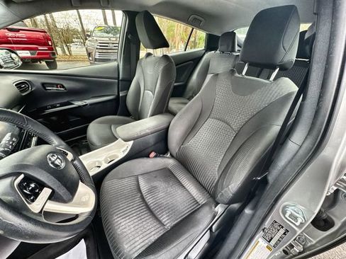 Used 2016 Toyota Prius Four image 19