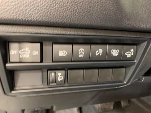 Used 2025 Toyota Tundra SR5 AWD/4WD image 32