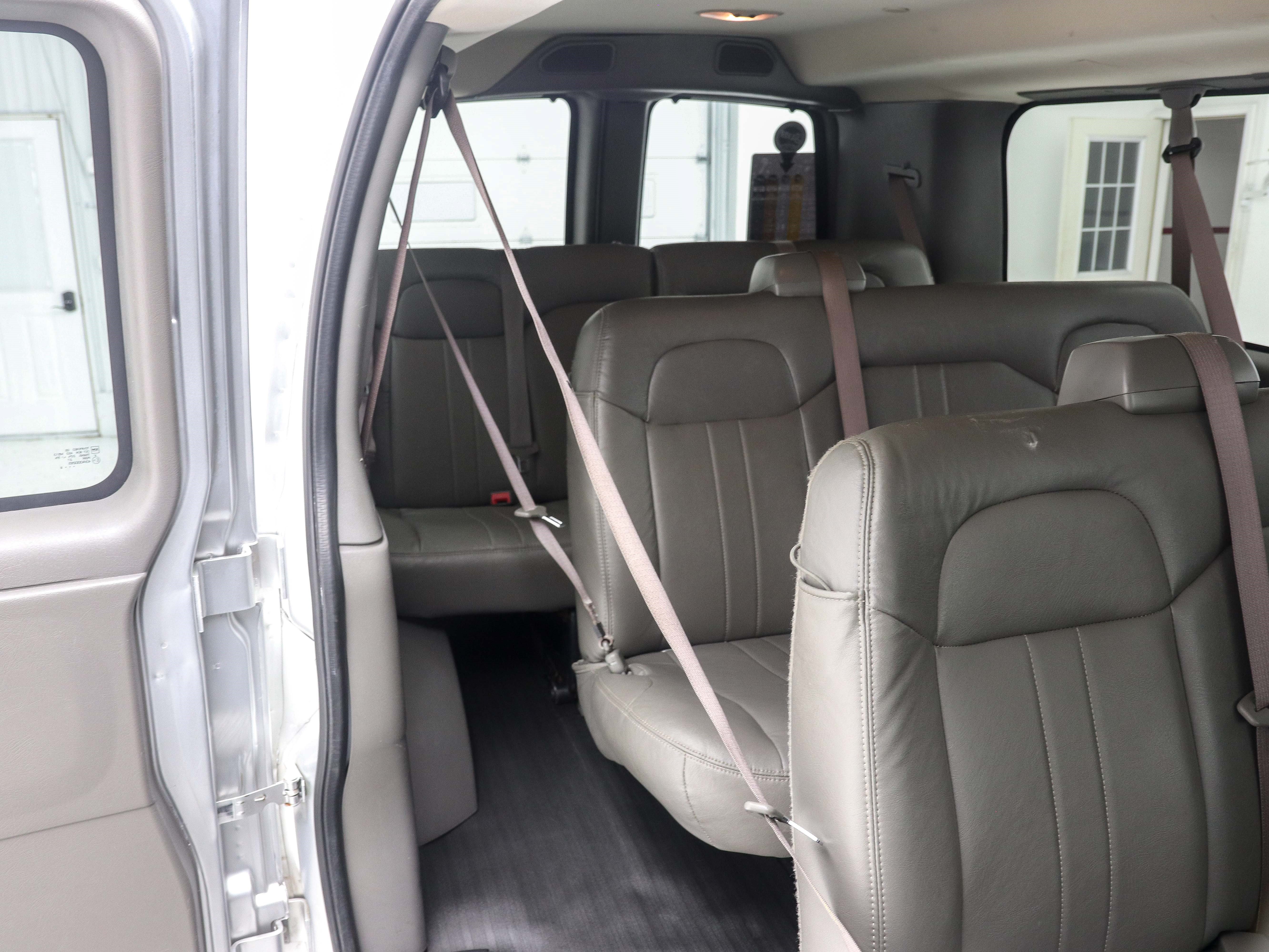 Used 2018 Chevrolet Express 2500 LS w/ Driver Convenience Package RWD image 14