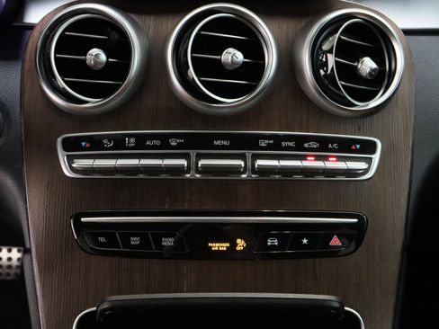 Used 2022 Mercedes-Benz GLC 300 image 20