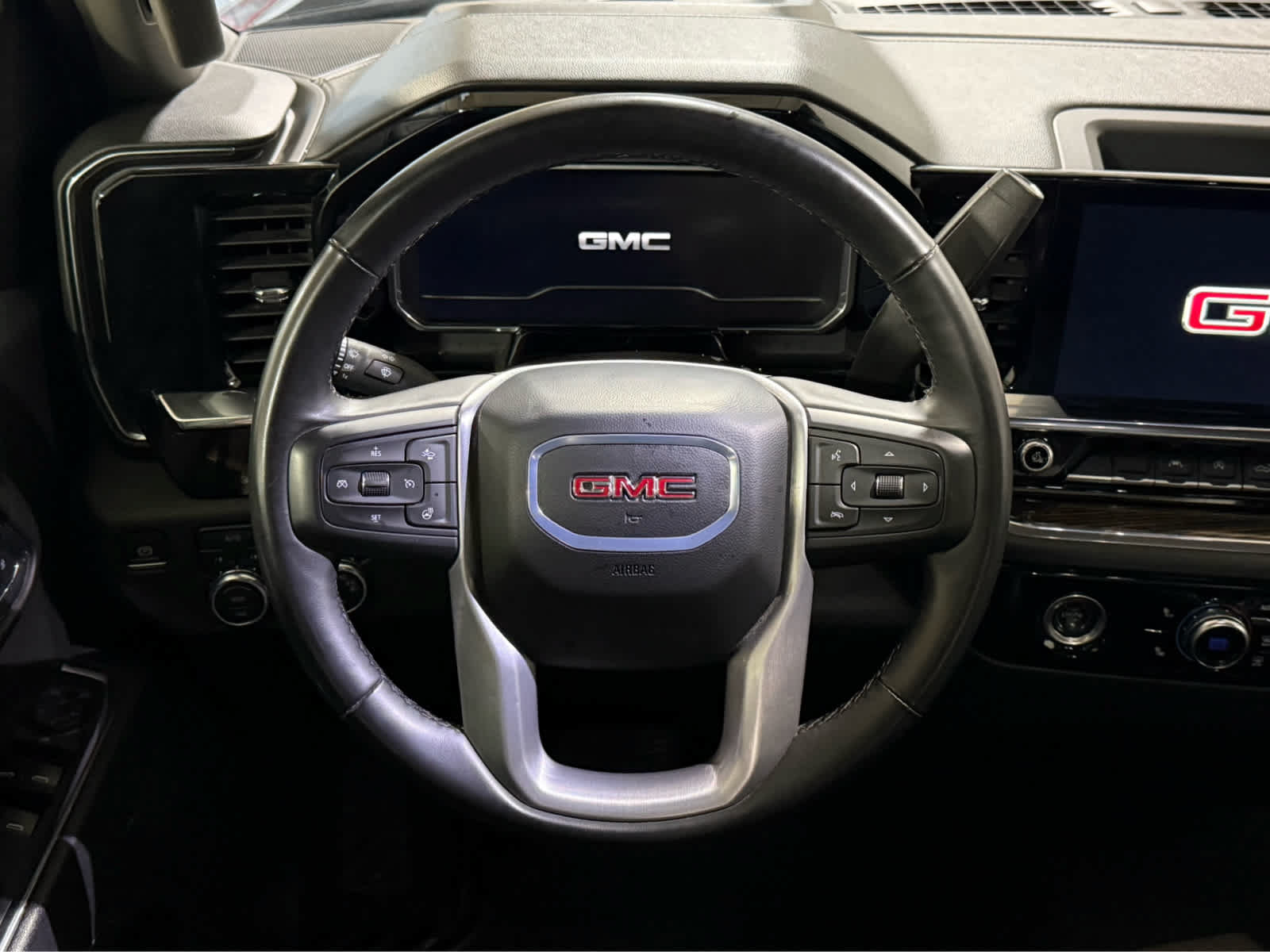Used 2024 GMC Sierra 1500 SLE AWD/4WD image 16