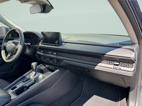 Certified 2025 Honda Accord SE image 36