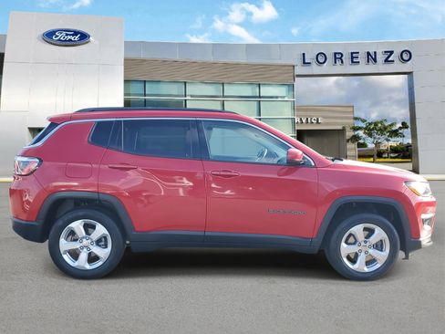 Used 2018 Jeep Compass Latitude image 4