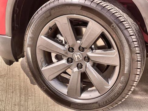 Certified 2025 Honda Pilot Sport image 9