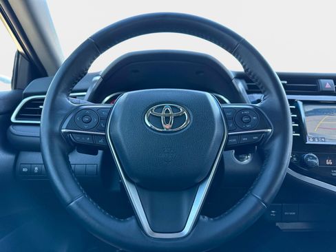 Used 2018 Toyota Camry XSE image 23