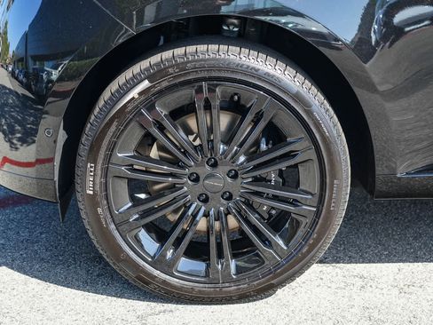 New 2026 Land Rover Range Rover Long Wheelbase SE AWD/4WD image 8