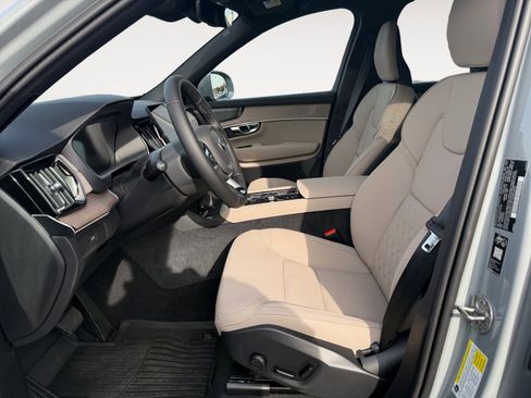 New 2026 Volvo XC90 B6 Plus w/ Protection Package Premier image 9