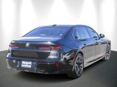 Used 2025 BMW 750e xDrive w/ Premium Package image 6