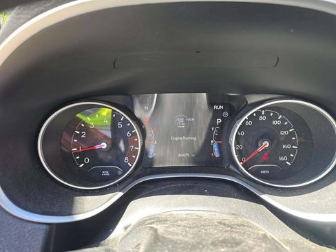 Used 2019 Jeep Compass Latitude AWD/4WD image 3