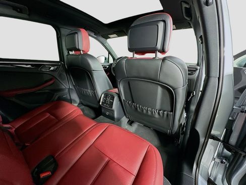 Certified 2026 Porsche Macan AWD/4WD image 29
