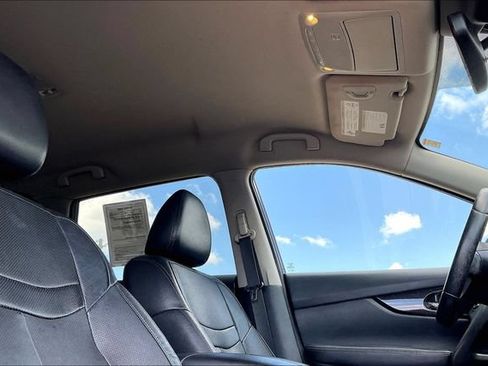 Used 2020 Nissan Rogue SL FWD image 26