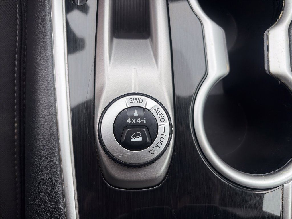 Used 2020 Nissan Pathfinder SV AWD/4WD image 36