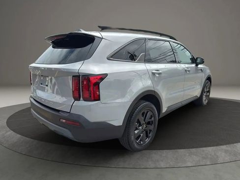 Used 2022 Kia Sorento S w/ Panoramic Sunroof Package image 5