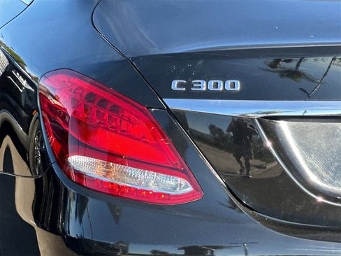 Used 2018 Mercedes-Benz C 300 Sedan image 31
