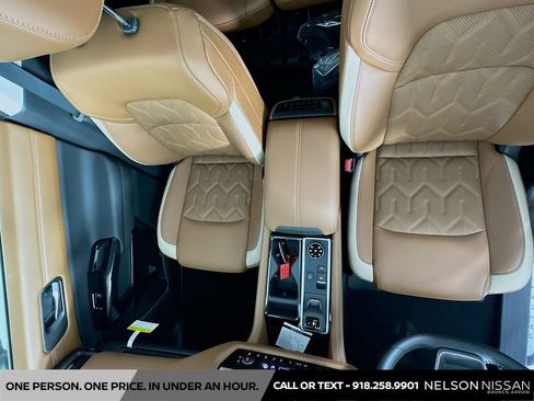 New 2026 Nissan Pathfinder Platinum image 22