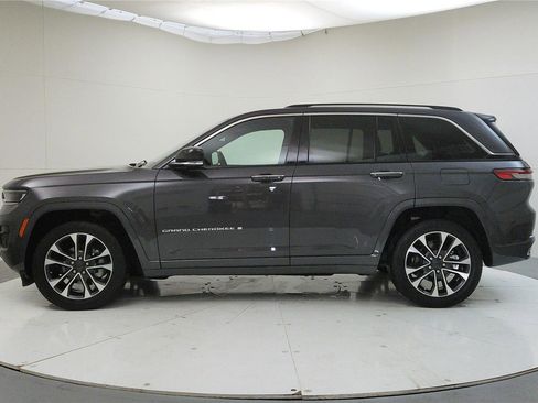 Used 2022 Jeep Grand Cherokee Overland w/ Luxury Tech Group IV image 6