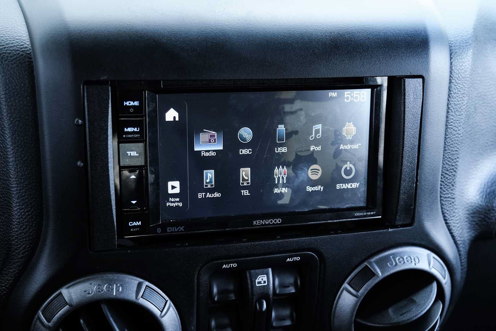 Used 2018 Jeep Wrangler Unlimited Sport S AWD/4WD image 50