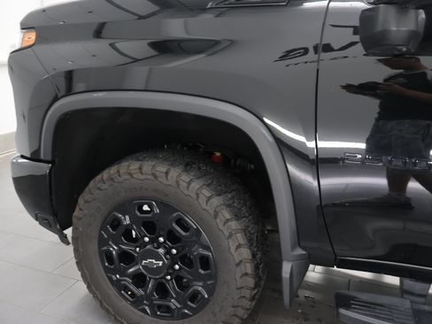 Used 2024 Chevrolet Silverado 2500 LTZ w/ LTZ Plus Package AWD/4WD image 40