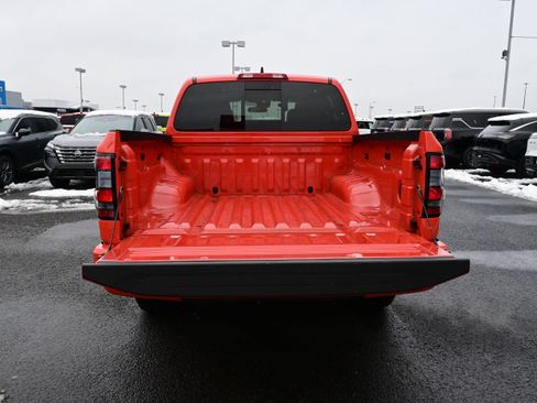 Certified 2025 Nissan Frontier PRO-4X w/ Interior Protection Package image 9