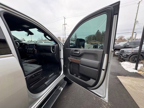 Used 2022 Chevrolet Silverado 2500 High Country w/ Z71 Off-Road Package image 38