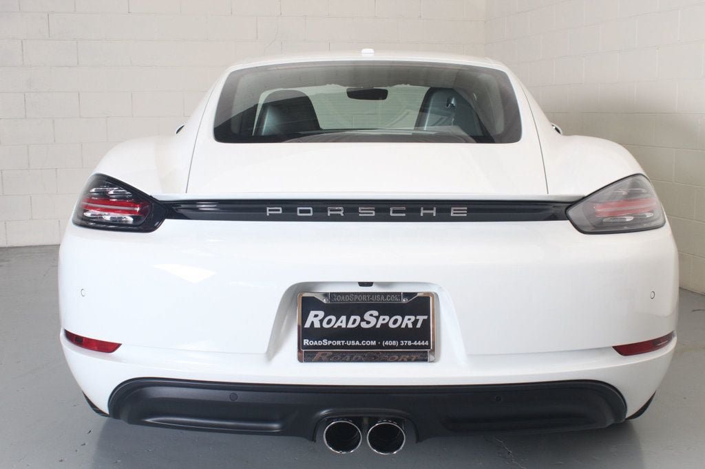 Used 2022 Porsche 718 Cayman RWD image 10