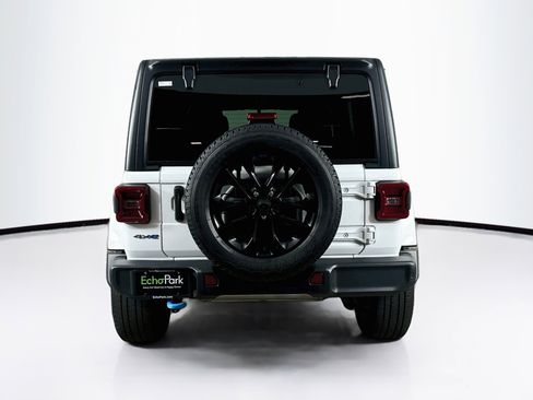 Used 2023 Jeep Wrangler Unlimited Sahara w/ Cold Weather Group AWD/4WD image 7