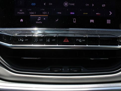 Certified 2025 Jeep Compass Limited AWD/4WD image 20