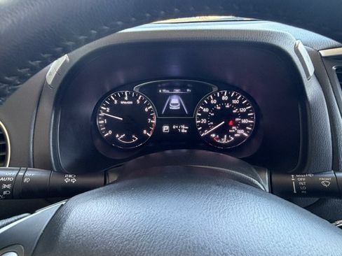 Used 2014 Nissan Pathfinder Platinum w/ Platinum Premium Package AWD/4WD image 18