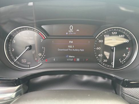 Used 2024 Cadillac XT5 Luxury AWD/4WD image 10