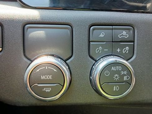 Used 2026 GMC Sierra 1500 SLT RWD image 10