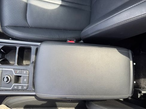 Used 2024 Kia Sorento EX w/ Panoramic Sunroof Package FWD image 18