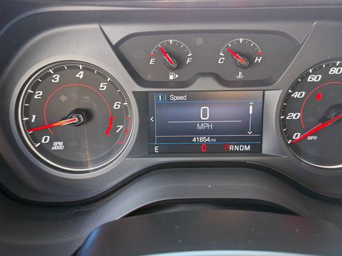 Used 2022 Chevrolet Camaro LT w/ Technology Package RWD image 9