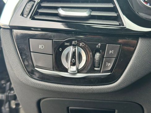 Used 2018 BMW 530e xDrive image 34