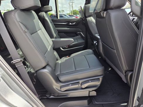 Used 2024 GMC Yukon Denali w/ Advanced Technology Package AWD/4WD image 16