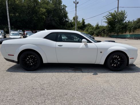 Used 2023 Dodge Challenger R/T Scat Pack RWD image 8