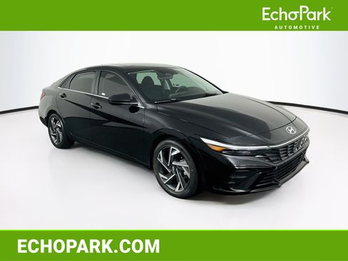 Used 2025 Hyundai Elantra SEL w/ Cargo Package FWD image 1